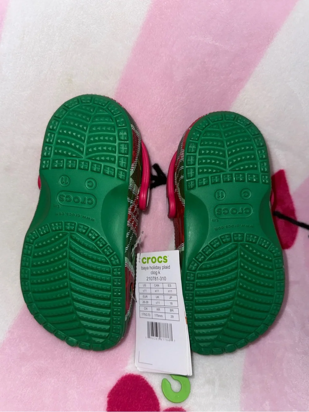 NWT Crocs Kids Classic Plaid Clog in Red & Green, Size 11C